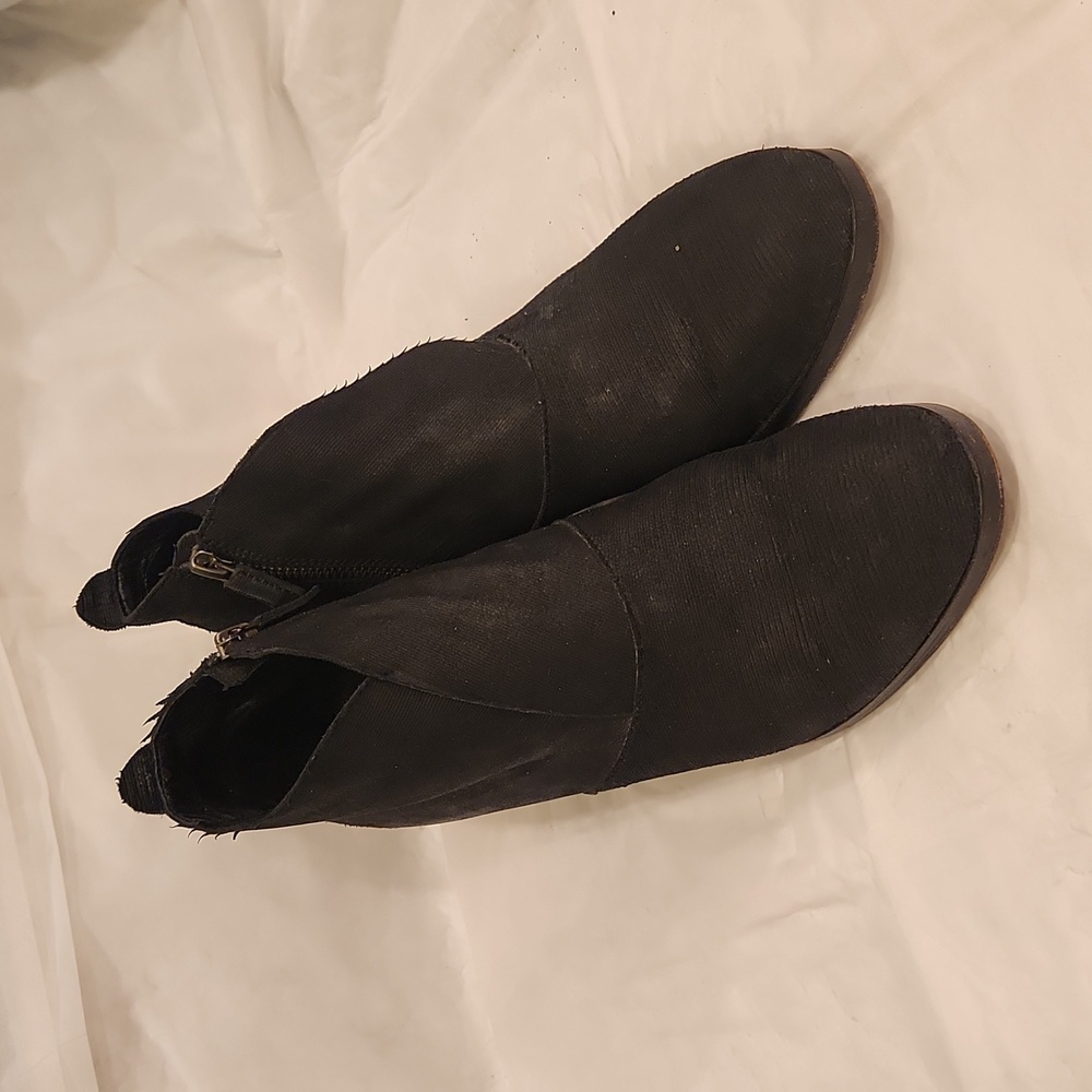 Eileen fisher black ankle booties